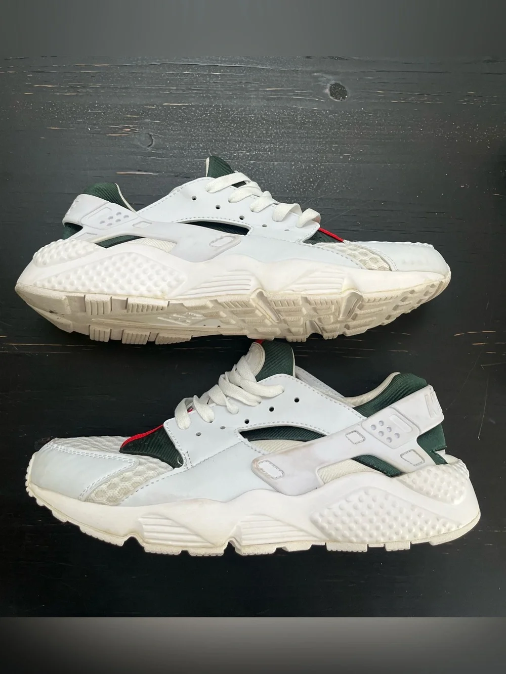 Nike Air Huarache Men's 9.5 White Green Red Sneakers